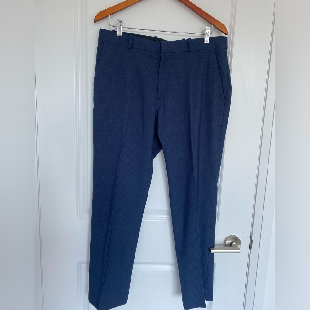 Perry Ellis pants. - Picture 2 of 5